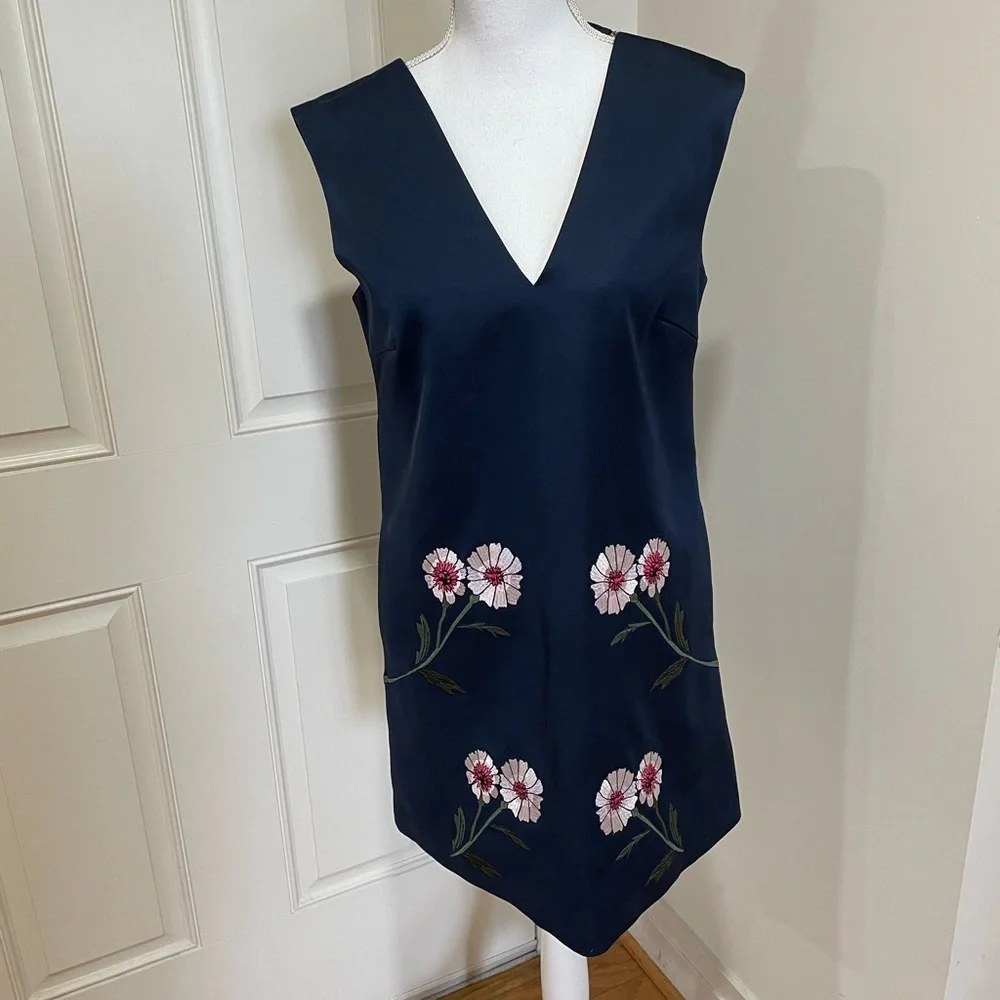 Keepsake Embroidered Shift - Picture 3 of 11
